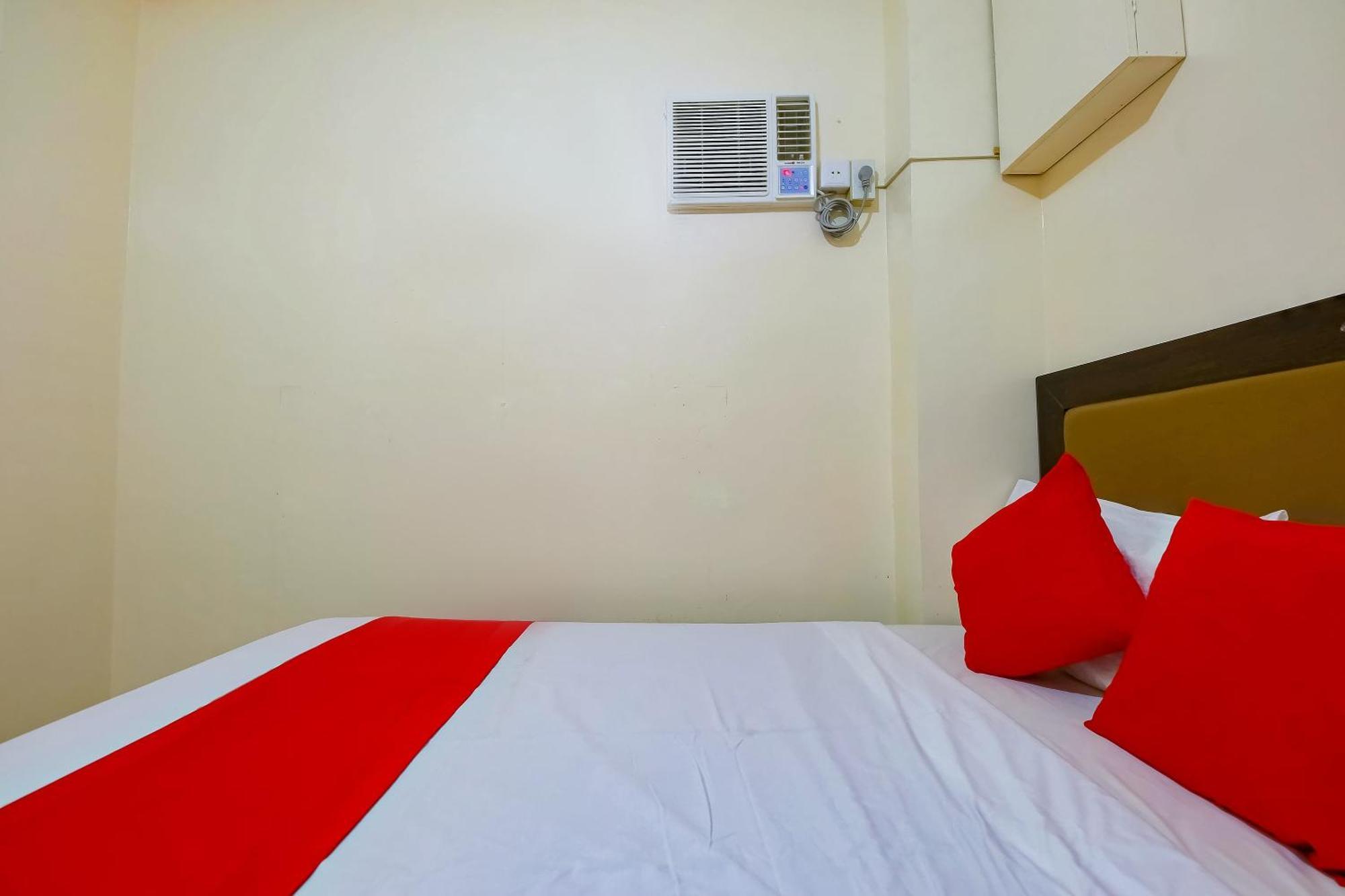 Oyo 431 Apollo 11 Apartelle Pasay Eksteriør bilde